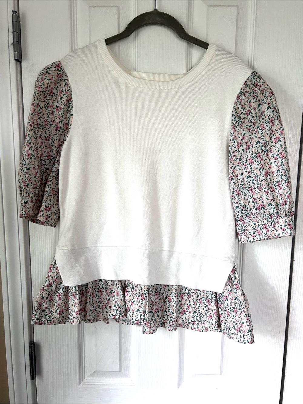 Anthropologie Floral Puff Sleeve Peplum Sweater Top Size Medium